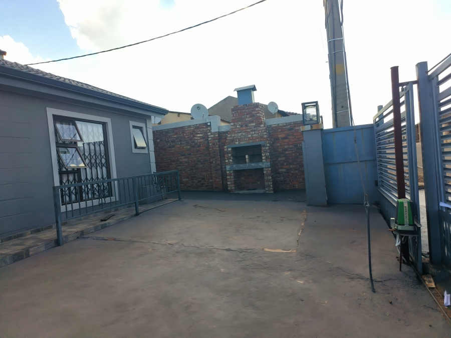 To Let 1 Bedroom Property for Rent in Ikageng North West